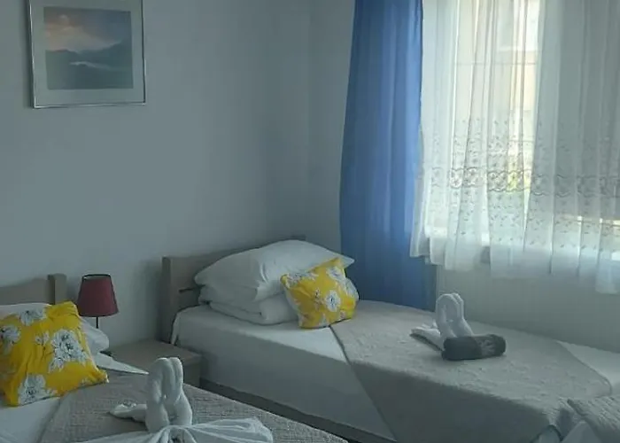 Vendégház Noclegi *